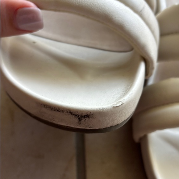 Vionic Cream Double Strap Slides size 8 - Picture 4 of 7